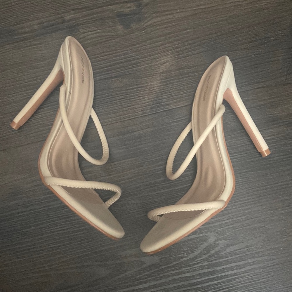 PrettyLittleThing Nude heels size US 5. Worn once.